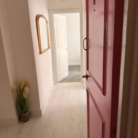 Ferienwohnung The Pink House